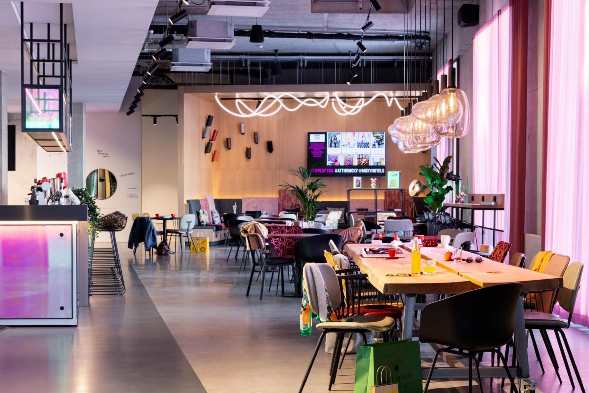 Moxy Outletcity Metzingen Metzingen  Exterior photo