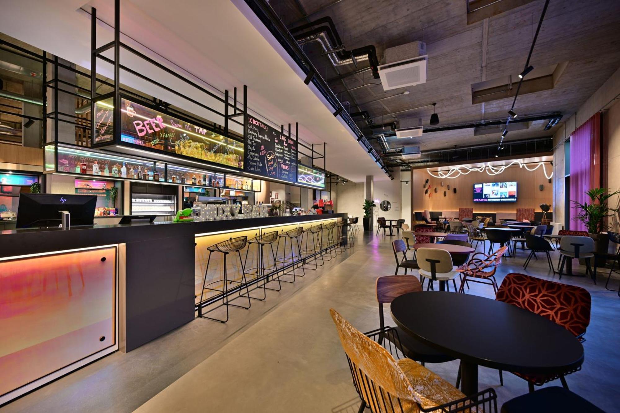 Moxy Outletcity Metzingen Metzingen  Exterior photo